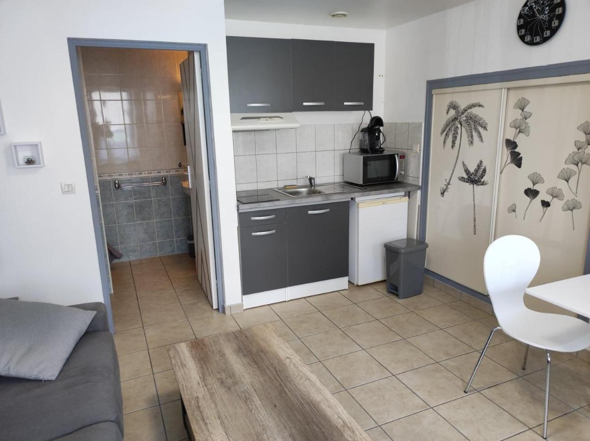 Studio 2 Personnes En Centre Ville Saint-Pierre-de-Plesguen Екстер'єр фото